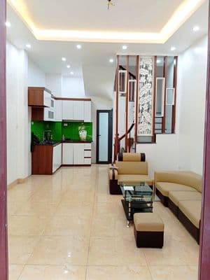 Cho thuê nhà riêng 3 tầng Thạch Bàn, Long Biên