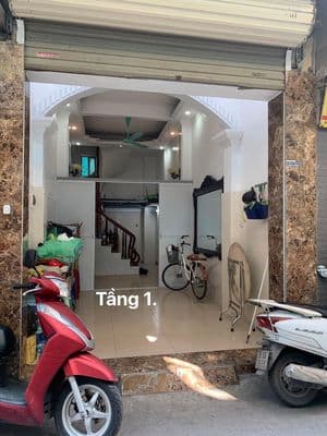 Cho thuê nhà 4 tầng kd, 30m2, Đống Đa, gần chợ Kim Liên