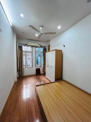 Cho thuê nhà 45m2, 4 tầng, full đồ, Lạc Trung