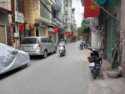 Cho thuê nhà mặt tiền 56m2 x 3 tầng, Văn Phú, Lê Trọng Tấn