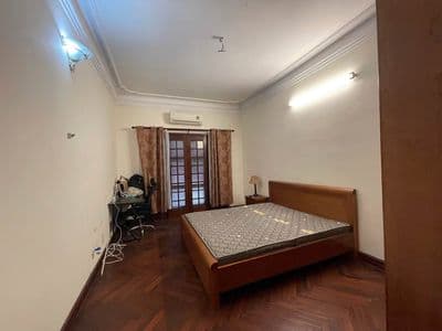 Cho thuê nhà nguyên căn Nguyễn Đình Chiểu, Hai Bà Trưng, full nội thất