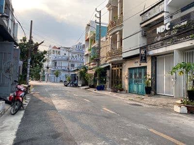 Nhà Thuê 4x23m.Cấp 4.Hẻm 10m Lý Thánh Tông.Gía:10tr