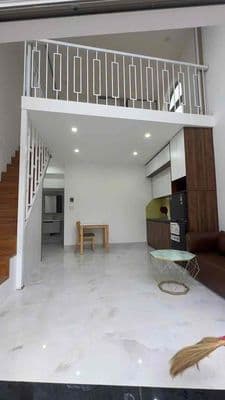 Cho thuê căn duplex - mặt tiền trần cao vân