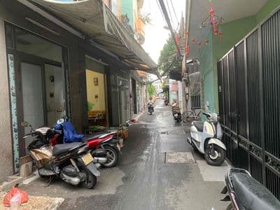 Bán nhà kiệt như oto Đỗ Quang.Ngay bờ hồ vị trí đẹp