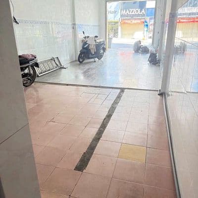 Nhà cho thuê mặt tiền đường tân sơn nhì 4x20m có 1 lửng suốt đông đúc