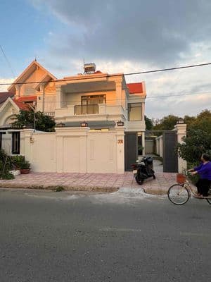 Biệt thự khu Cotec Phú xuân giá 18tr/tháng
