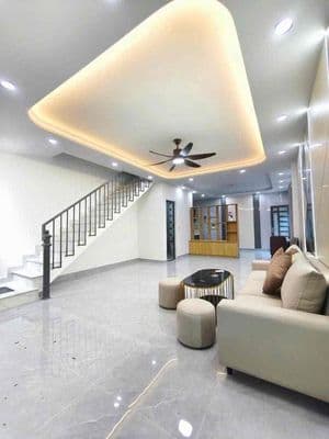 Nhà Đẹp Mặt tiền 1 Trệt 1 Lầu 2pn 2wc gần chợ Hiệp Bình 2.6Tỷ tl