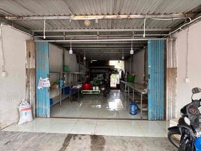 mặt bằng chợ nữ dân công đông đúc