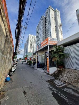 nhà xác bên chung cư uberine và đối diện vạn Phúc city