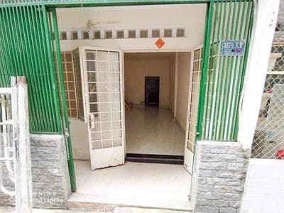 Nhà 1 Trệt 2 Lầu, cmt8 sát bên đg Hoà Hưng, thích hợp ở, làm kho