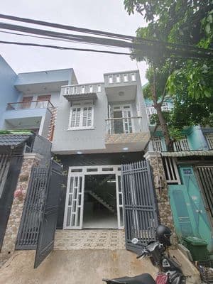 Nhà 5x20m đúc 1 tấm gần chợ đầu mối Hóc Môn.