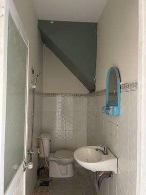 Nhà cho thuê nguyên căn Hương lộ 2 hẻm xe hơi, nhà trống