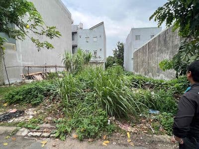 cần bán suất mua lô đất 147m2 Sau chợ nông sản Thủ đức