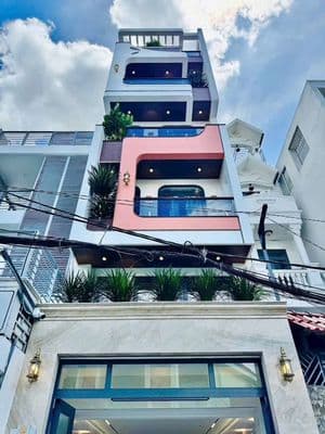 Siêu Phẩm Thang máy Full NT Ngay Công Viên Làng Hoa(4.5x20m)- Giá 40tr