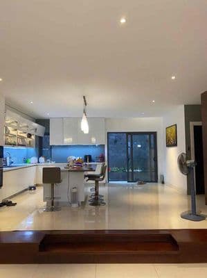 Biệt Thự Villa hiện đại có thang máy đầy đủ nội thất Quận phú nhuận (