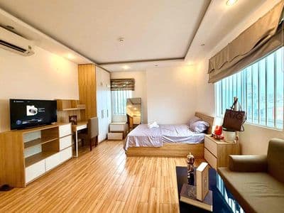 Cc mini bếp xa giường nhiều cửa sổ thoáng,có thang máy