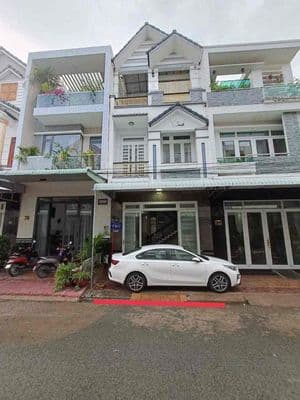 Cho thuê nhà 1 trệt 2 lầu KDC Hưng Phú 1