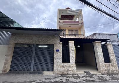 Cho thuê nhà căn đôi 9.5x18m vừa ở vừa làm kho/VP, giá 32tr/tháng