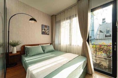 Căn hộ ban công 1pn quận 1 gần chợ bến thành, phố bùi viện, tao đàn.
