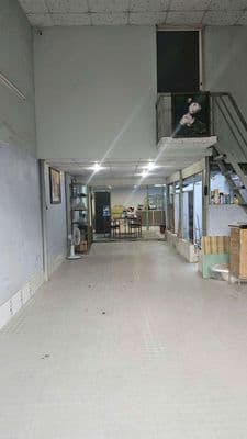 cho thuê nhà nguyên căn chính chủ .buôn bán được