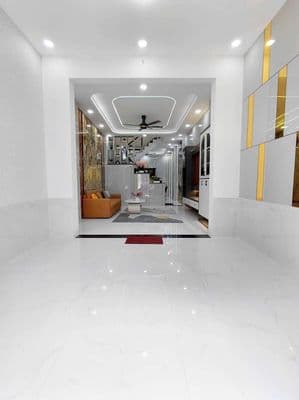 Nhà 3 tầng đẹp - hiện đại kiên cố- hẻm xe hơi sát vách hiệp thành