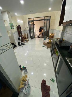 Cho thuê nhà sát mặt tiền Nguyễn Kiệm 3pn 10tr nội thất cơ bản
