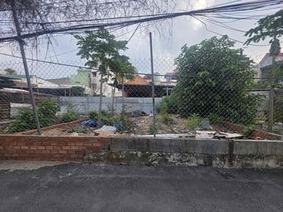 Lô đất ngay chung cư cbd đồng văn cống dt : 57 m2 ngang 6.9m2 giá 6tỷ