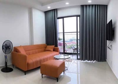Cho thuê căn hộ 2PN Phú Đông Sky Garden, 600m Phạm Văn Đồng