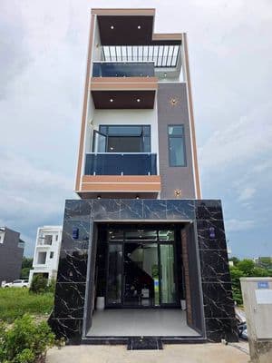 Nhà 2 lầu 72m2 Tân Uyên, Bình Dương - 3PN, 4WC, sân xe hơi