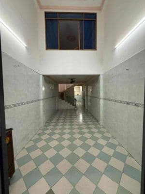 Cho thuê nhà 5 tầng mặt tiền đường giá rẻ gần cầu chà và q8 giáp quận5