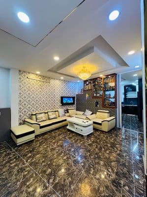 Nhà 4,2x11m Hẻm khu Bàu Cát 2, 3 tầng, 4 PN, cách 1 căn ra MT