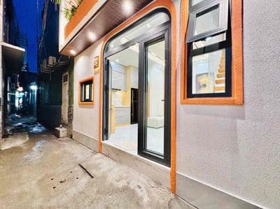 Nhỉnh 4 tỷ - nhà mới khu phan xích long – sát mặt tiền – 3 tầng – full