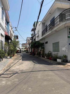 Nhà hẻm xe hơi phú tho hoà đường thông khu an ninh
