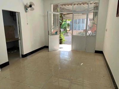nhà nhỏ nguyên căn ngay trung tâm, đỗ được oto