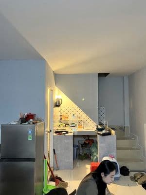 Cho thuê nhà NC 2 lầu 69m2 gần Vincom Q9, BHX