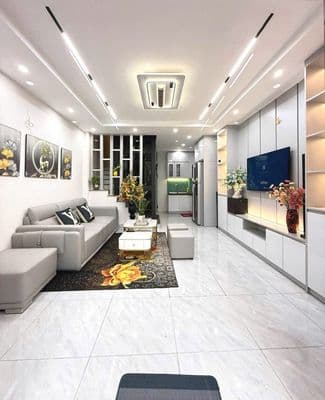 Bán nhà phố giải phóng, 35m2, 6 tầng, thang máy, vf3 đỗ cửa, hơn 8tỷ