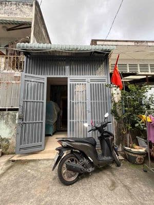 Cho thuê nhà đường Nguyễn Văn Quá q 12 DT 3,7 x18 m cấp 4 giá 7 tr / t