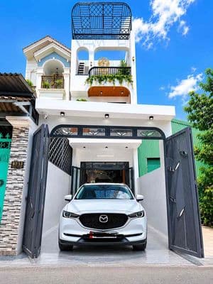 Nhà ngay bên chợ 1 sẹc Hà Huy Giáp, DT:4x21M, Trệt, 2 lầu, 3PN, SX hoi