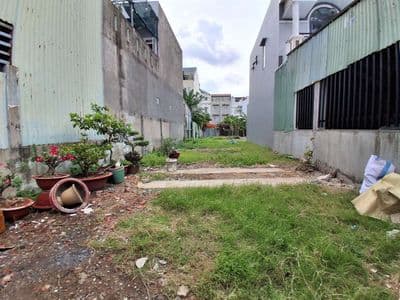 Cho thuêđất hình chữ "L", nở hậu.