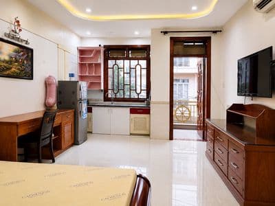 CĂN HỘ 40m² tại Âu Cơ Bếp riêng, ban công, bồn tắm nằm massage