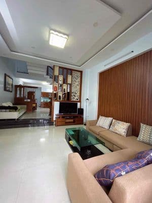 Nhà đẹp sát vương gần hồ nghinh,4pn,5wc