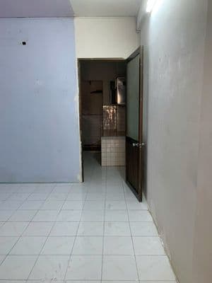 Nhà chung cư 601 cmt8,lầu 1.dt 45m2.điện nước chính.