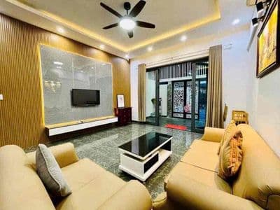 Cho thuê nhà 4 phòng ngủ khu hồ nghinh - gần biển mỹ khê