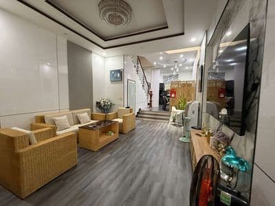 cho thuê nhà 3 tầng mặt tiền Ỷ Lan Nguyên phi, Hoà Cường, Đà Nẵng