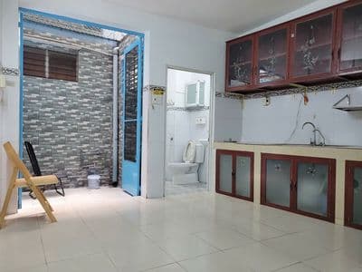 Tầng trệt 2PN Huỳnh Tấn Phát Q7