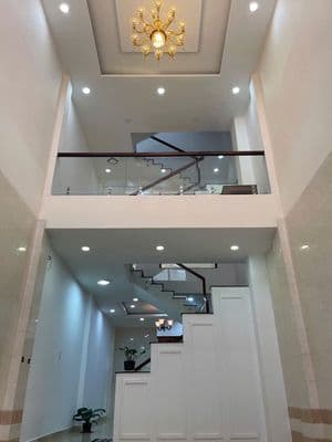 Nhà 4 tầng 5PN hẻm xe hơi Quốc Lộ 13 ngay khu đô thị Vạn Phúc Thủ Đức