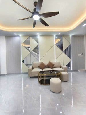 Nhà đẹp góc 2 mặt tiền đường xe hơi 2ty6 thương lượng