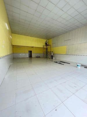 Nhà mặt tiền ngang 9m giá 14tr/tháng ( Thuận tiện kinh doanh ) Cho