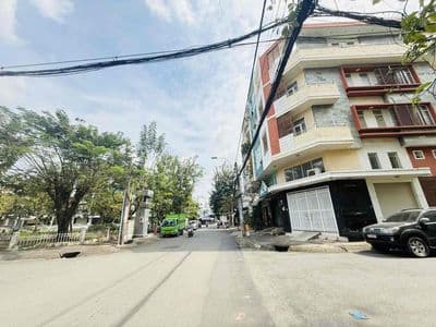 Nhà 5 Tầng - 10PN - Đường 10M có vỉa hè !