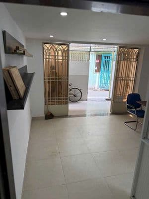 Cho thuê nhà 3pn 4wc ngay chân cầu Bình Triệu, giá chỉ 10 triệu